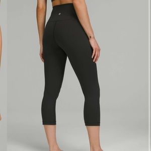 Lululemon Wunder Under 21” Crop Luxtreme